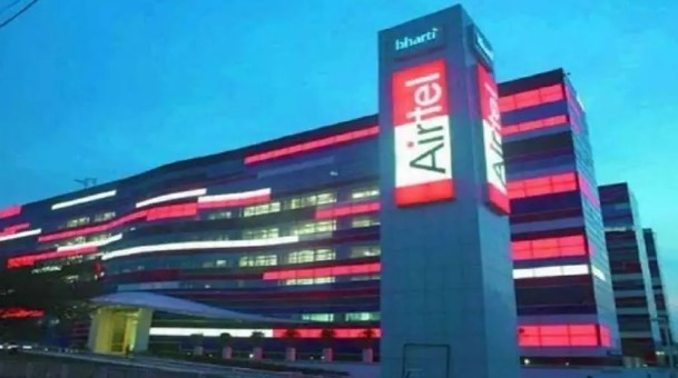republic's tweet photo. Bharti Airtel has signed a multi-billion dollar deal with Swedish telecom equipment maker Ericsson to boost its 4G and 5G coverage in India.
.
.
.
#Airtel #Ericcson #5G
Read: https://t.co/H1DRSe7krA https://t.co/UQ3phpiKze