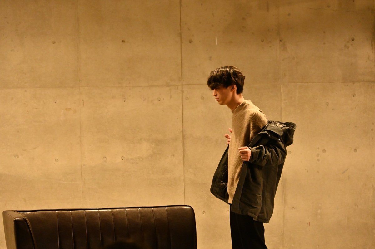 ＼　本日18:00〜　／

🗓️日程
12月5日(木) 18:00
各公演2演目＋トーク（計150分程度）
 
📍BankART Station（新高島駅地下1F）  

🎫チケット
当日券有 ¥3,000
※開演30分前に発売

🔵公演詳細bridge-precog.studio.site

📷大川あやの（譜面絵画）
譜面絵画『２Ｆご案内 新津々浦駅前プラザ』より