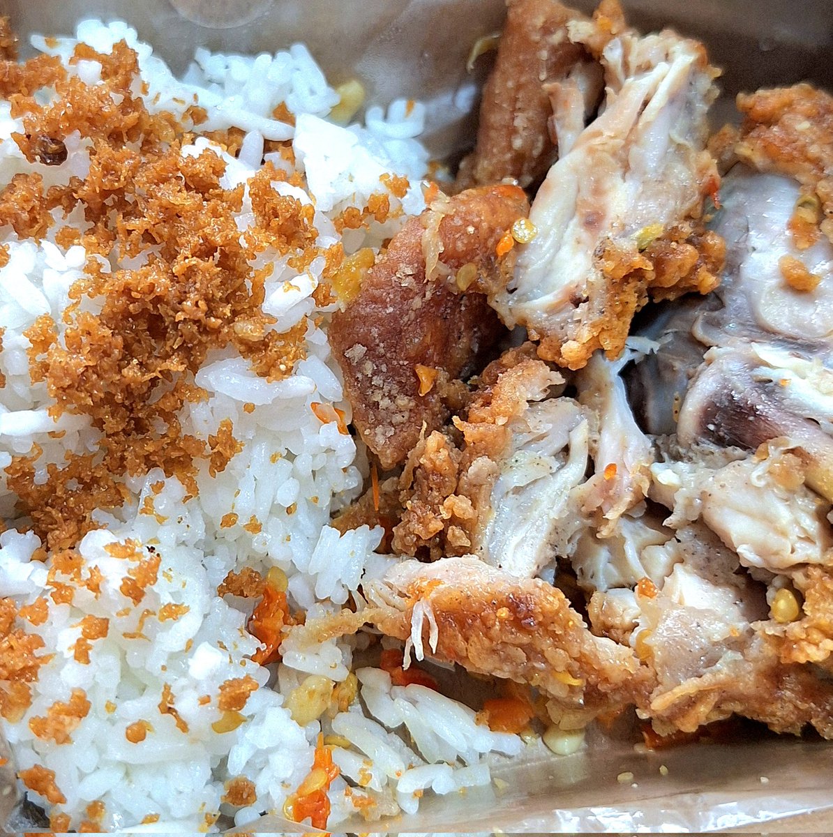GUA TUNJUKIN 😋 MAKAN SIANG YUMMY 😋 DAN MURCE BINGIT 😋

kali ini makannya ayam koplo! 😋
ayam koplo! 😋