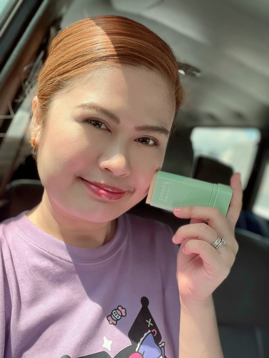 LhyzieBongon's tweet photo. Protect your skin from the harmful rays of the sun with the @voynoon My So Smooth Sun Stick.
Get yours now at @hicharis_official -> https://t.co/ug4KTGIiMS 🛒
#charis #voynoon #charisceleb #sunscreen #sunstick #voynoonsunstick #skincare https://t.co/kJspUzU2RX