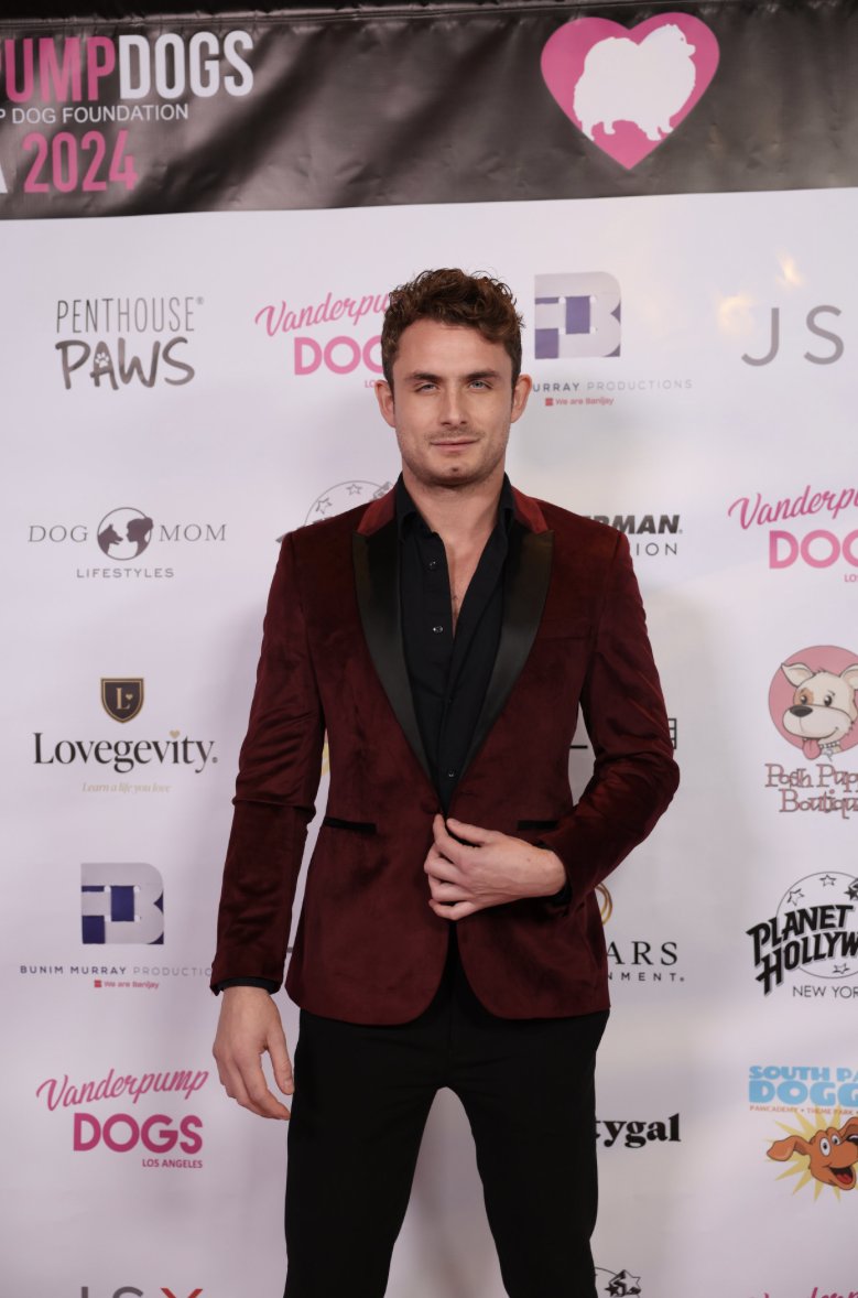 alexisjoyvipaccess (@alexisjoyvipacc) on Twitter photo VIPAccessEXCLUSIVE: #VanderpumpRules Star And DJ @ItsJamesKennedy Talks About His LIV Las Vegas And LIV Beach Residencies In His Interview With AlexisJoyVIPAccess At The 6th Annual Vanderpump Dog Foundation Gala! alexisjoyvipaccess.com/2024/12/04/jam…
📸: <a href="/VanderpumpDogs/">Vanderpump Dogs</a> VIPAccessEXCLUSIVE: #VanderpumpRules Star And DJ @ItsJamesKennedy Talks About His LIV Las Vegas And LIV Beach Residencies In His Interview With AlexisJoyVIPAccess At The 6th Annual Vanderpump Dog Foundation Gala! alexisjoyvipaccess.com/2024/12/04/jam…
📸: <a href="/VanderpumpDogs/">Vanderpump Dogs</a>