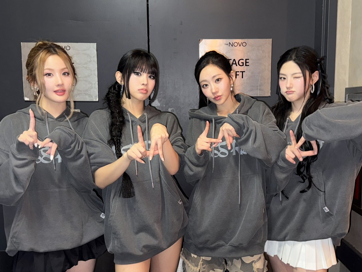 KISSOFLIFE_S2's tweet photo. [K-LIP] Our LA kissy’s!!!💋 We were really looking forward to this LA concert and it was much more than what we expected! We already miss you guys and we cant wait until the next time we meet again!🤍🤍 

#KISSOFLIFE #키스오브라이프 #KIOF 
#KISSROAD #KISSROADinNA2024 https://t.co/Yj0nUUQKAl