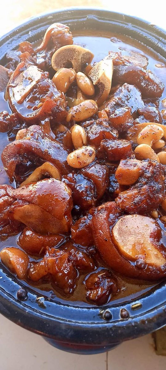 garstel7's tweet photo. Good day🌞🌄
Seasons Greetings 🎉
Non -Jamaicans come out of your comfort zone and try unpopular Jamaican Dishes such as cow foot and cow skin 😆
Ok ok , I get it .😆 I won't force you
#blessings #riceandpeas #brunch #CowFoot #cowskin #lunchtime #dinnertime #meal #chicken https://t.co/MZggptlz0h