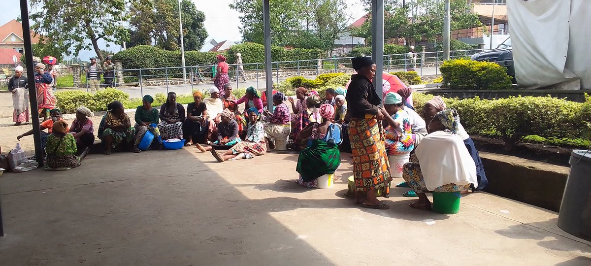 #Agatsiko k'abacuruzi b'abanyarwanda bigize abaCongoman kafatiriye ibicuruzwa by'Abanyarwanda bifite agaciro k'arenga miliyoni 10 I #Goma ni nyuma y'icyemezo cyafashwe na <a href="/RubavuDistrict/">Rubavu District</a> cyo gukora mu nkokora #Ibifi binini byashakaga kwiharira ubucuruzi bwambukiranya umupaka
