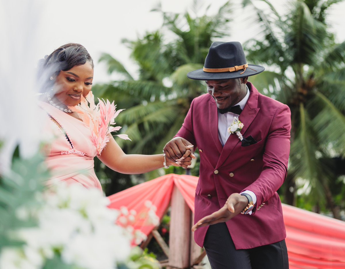 Nudestudio237's tweet photo. Another Banger..Wedding 💍 Day ❤️ Je suis Tjours en Beast Mode… 🔥 🔥
.
.
.
.
#237photographer #237events #237weddings #Camerounphotographer https://t.co/E8wsCvMbU4