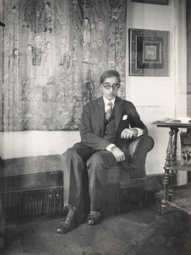 LeidenGlobal (@leidenglobal) on Twitter photo Symposium on Greek poetry🇬🇷
Prof. Maria Boletsi <a href="/LUCAS_Leiden/">LUCAS - Centre for the Arts in Society</a> <a href="/UvA_Amsterdam/">UvA Amsterdam</a> discusses the Greek diasporic queer poet Cavafy, who has been recognized as a central figure in literary modernism, on 9 dec <a href="/ubleiden/">UBLeiden</a>
<a href="/pcaaca/">PCA/ACA</a> <a href="/PressGreekEmbas/">Greece in the Netherlands</a> <a href="/Brill_Classics/">Brill Classics ➡️ Bluesky / Facebook</a>
library.universiteitleiden.nl/news/2024/11/p… Symposium on Greek poetry🇬🇷
Prof. Maria Boletsi <a href="/LUCAS_Leiden/">LUCAS - Centre for the Arts in Society</a> <a href="/UvA_Amsterdam/">UvA Amsterdam</a> discusses the Greek diasporic queer poet Cavafy, who has been recognized as a central figure in literary modernism, on 9 dec <a href="/ubleiden/">UBLeiden</a>
<a href="/pcaaca/">PCA/ACA</a> <a href="/PressGreekEmbas/">Greece in the Netherlands</a> <a href="/Brill_Classics/">Brill Classics ➡️ Bluesky / Facebook</a>
library.universiteitleiden.nl/news/2024/11/p…