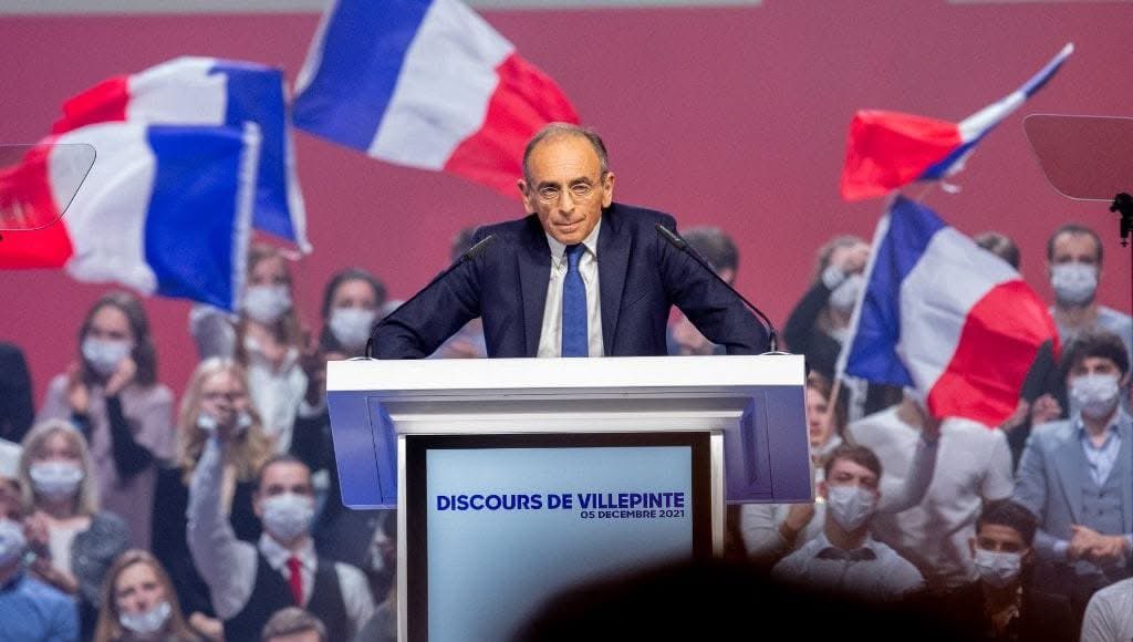 LMartel59300's tweet image. En ce jour anniversaire , nous célébrons l&apos;esprit de @Reconquete_off , celui qui anime tous ceux qui refusent de voir s&apos;effacer l&apos;#identité, la #culture et les valeurs de notre nation. Le #Serment de Villepinte, prononcé avec ferveur, demeure un engagement fort : protéger la…