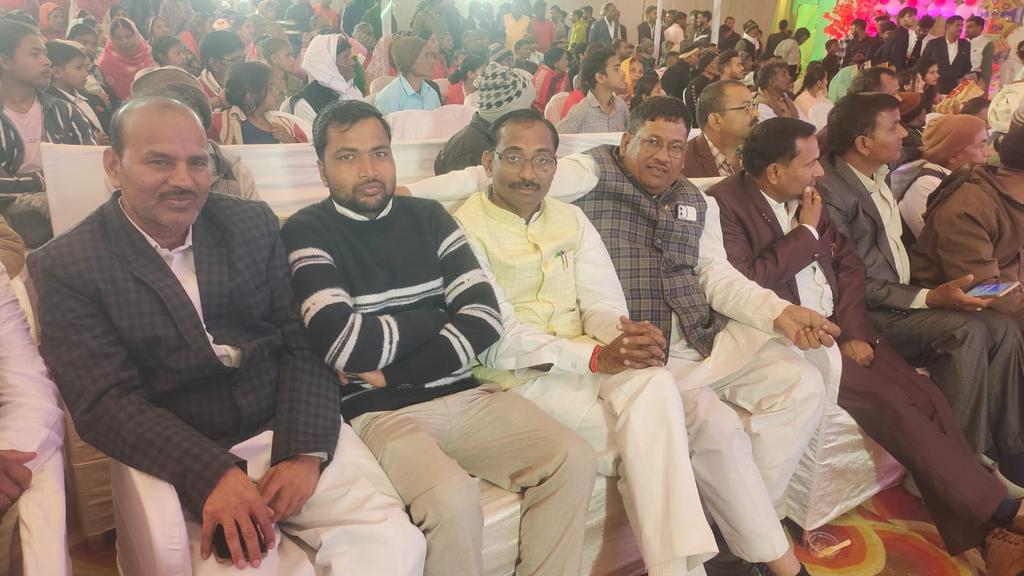 सिंगरौली के ऊर्जावान ,लोकप्रिय विधायक माननीय श्री रामनिवास शाह जी का कार्यकाल एक वर्ष पूर्ण होने पर माननीय विधायक जी को ढेर सारी शुभकामनाएं एवं बधाई।