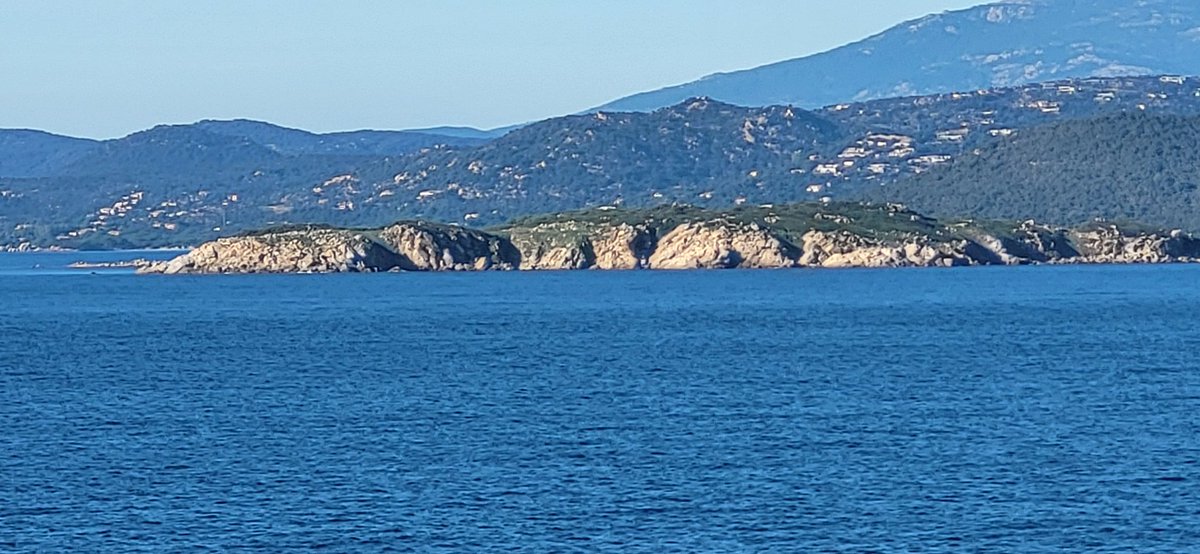 SAULIUlivieru's tweet image. À l'avvicinanza di Portivechju.
Qual'hè chi cunoscia sti isuletti ?
#Corsica
#Portivechju