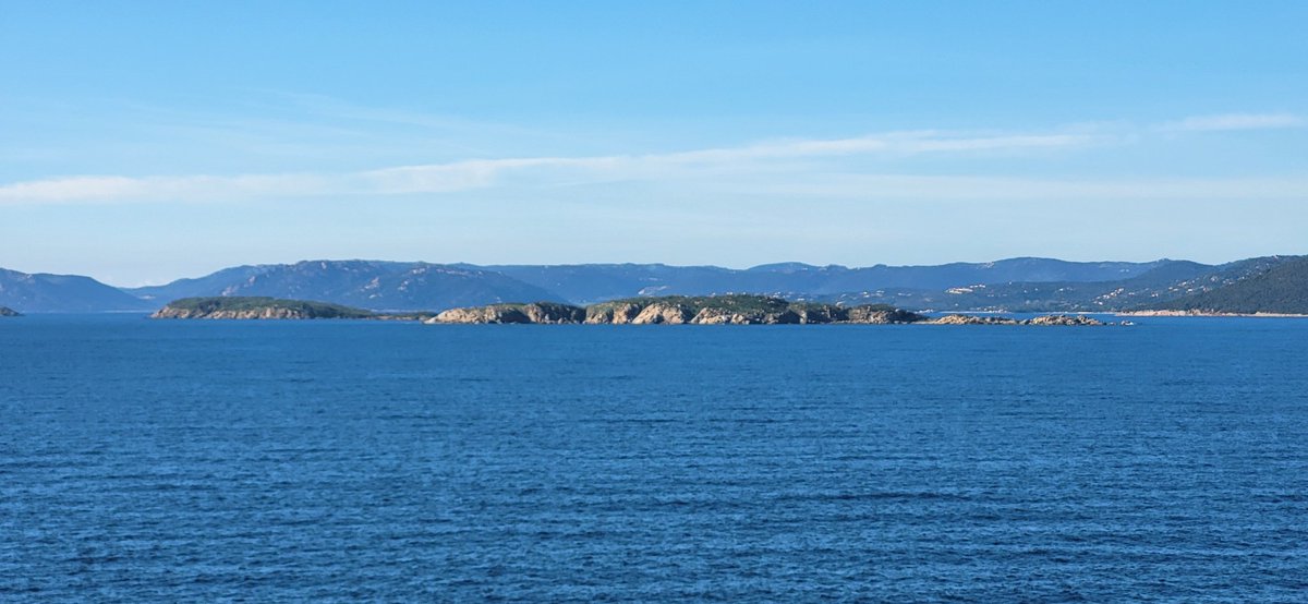 SAULIUlivieru's tweet image. À l'avvicinanza di Portivechju.
Qual'hè chi cunoscia sti isuletti ?
#Corsica
#Portivechju