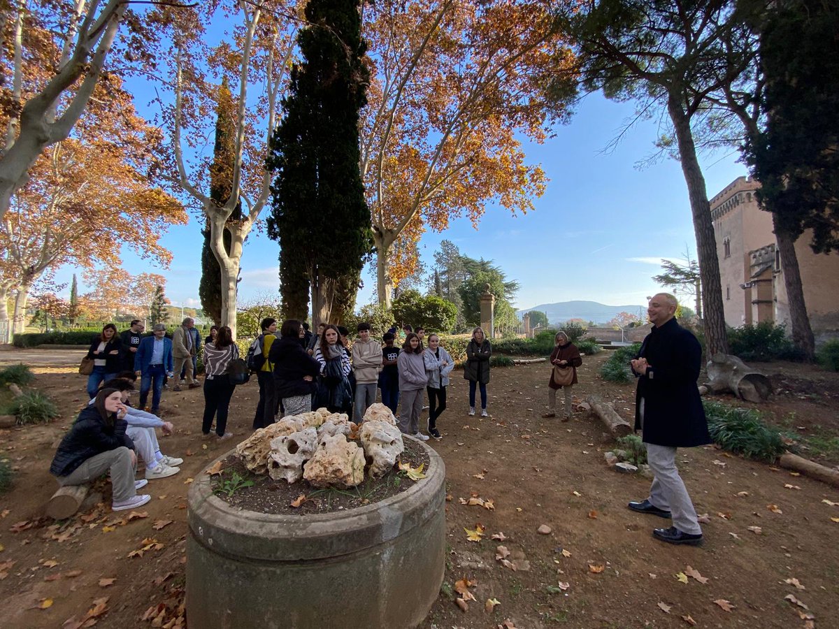Innovació Educativa, Departament Educació (@innovacioe) on Twitter photo 🏆 Els Premis <a href="/escolesverdes/">escolesverdes</a> 2024 reconeixen la tasca exemplar de les escoles Vedruna de Vilafranca, Lacustària de Llagostera, Barcanova de Sta. Perpètua de Mogoda i Ins Jaume Huguet de Valls, per impulsar la sostenibilitat i l'educació ambiental. 👏
ℹ️ tuit.cat/scuZ2 🏆 Els Premis <a href="/escolesverdes/">escolesverdes</a> 2024 reconeixen la tasca exemplar de les escoles Vedruna de Vilafranca, Lacustària de Llagostera, Barcanova de Sta. Perpètua de Mogoda i Ins Jaume Huguet de Valls, per impulsar la sostenibilitat i l'educació ambiental. 👏
ℹ️ tuit.cat/scuZ2