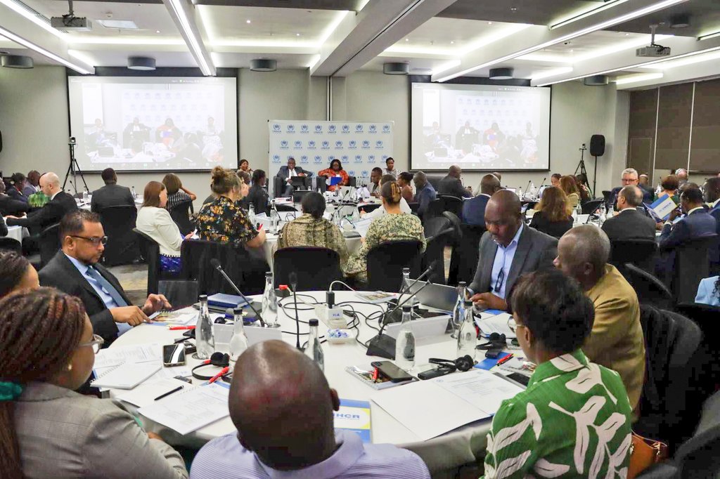 Encouraging steps for Southern Africa!

A high-level meeting co-hosted by SADC &amp; UNHCR saw leaders agree on coordinated actions to address mixed movements.

The message is clear: a route-based approach ensures safety, dignity, &amp; shared responsibility. 👇🏼
 unhcr.org/africa/news/pr…