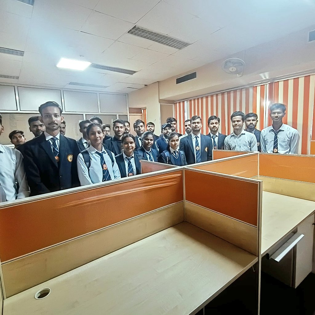STPILucknow's tweet photo. #CSE Students of Bansal Institute of Engineering and Technology, Lucknow visited #STPILucknow wherein they have been apprised about various activities,schemes &amp; initiatives of #STPIINDIA including #NGIS, #Sabudh, #CoEs &amp; #LEAPAHEAD 2
#Startups ecosystem. 
@arvindtw  @stpiindia https://t.co/H1PxB16Lc6