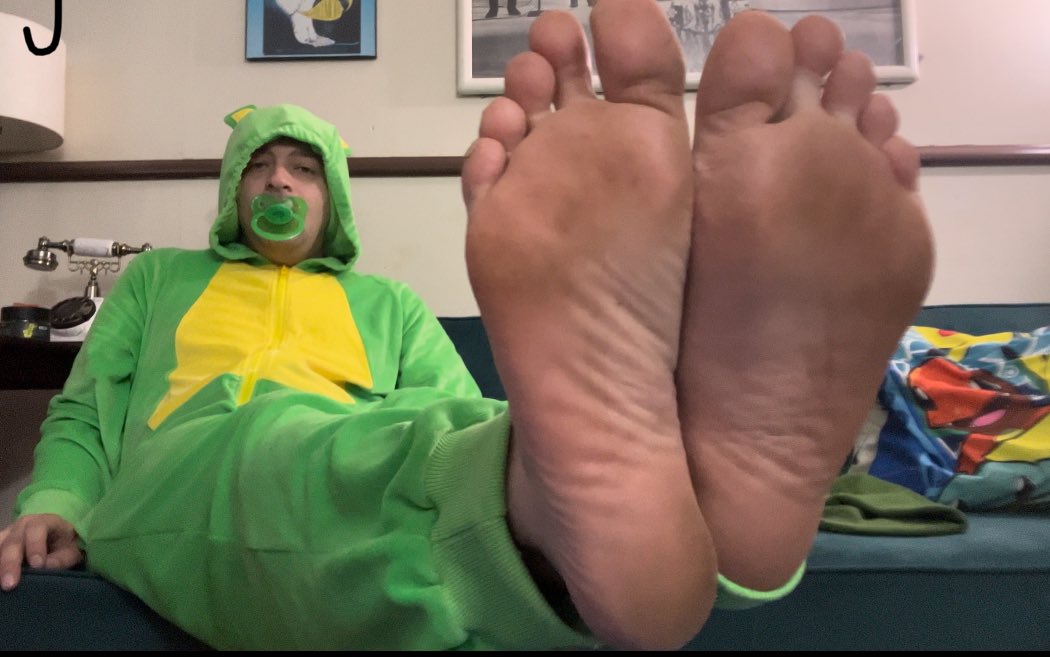 Sniff this lil boy’s size 12s!