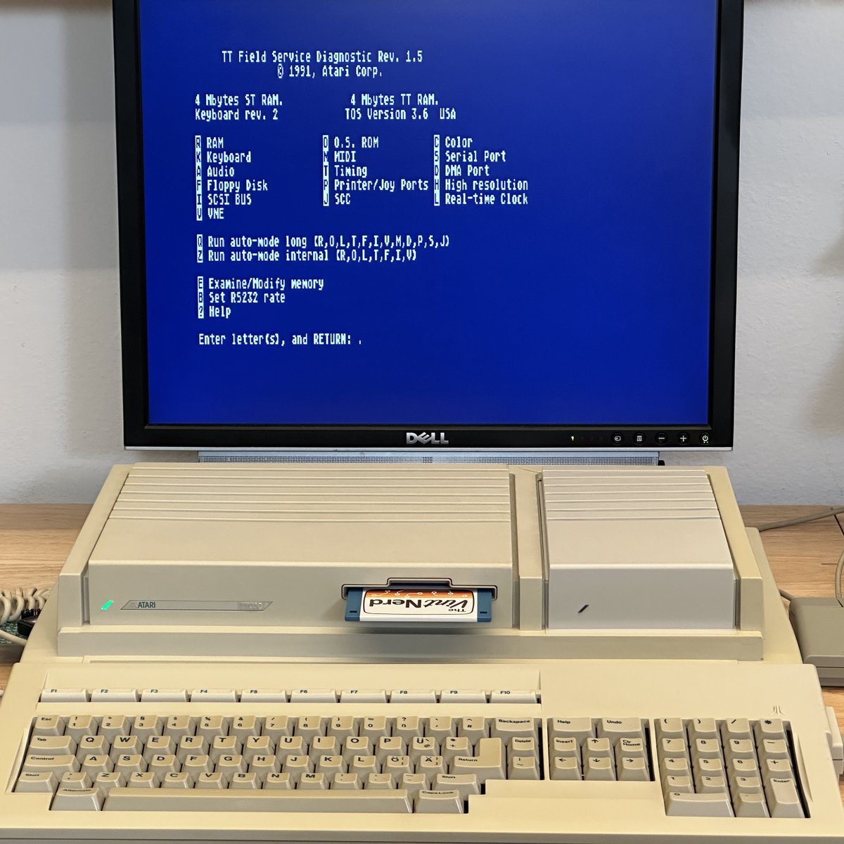 thevintnerd's tweet photo. Bought a thing. Shipping company did their thing. Seller and I worked out things. And now, I own this no-longer-perfect, but still AWESOME, thing. :)
#Atari #TT030 #AtariTT030 #32Bit #AtariST #VintageComputing #RetroComputers #WallOfRetro #NerdsOfVintage #TheVintNerd https://t.co/Z7BJi7a0ej