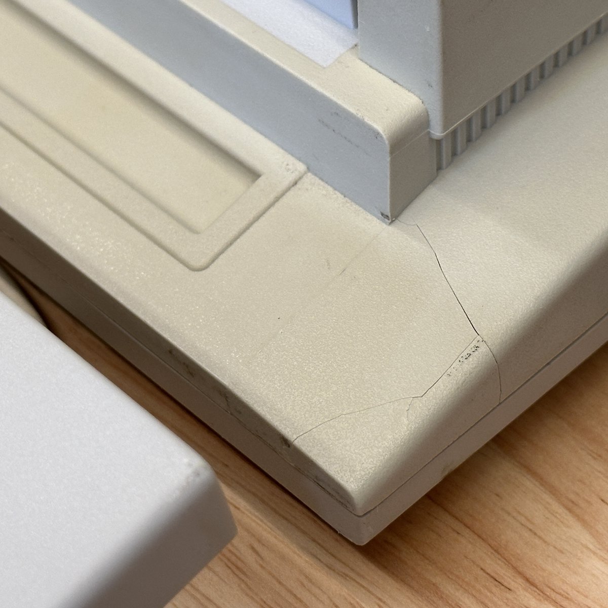 thevintnerd's tweet photo. Bought a thing. Shipping company did their thing. Seller and I worked out things. And now, I own this no-longer-perfect, but still AWESOME, thing. :)
#Atari #TT030 #AtariTT030 #32Bit #AtariST #VintageComputing #RetroComputers #WallOfRetro #NerdsOfVintage #TheVintNerd https://t.co/Z7BJi7a0ej
