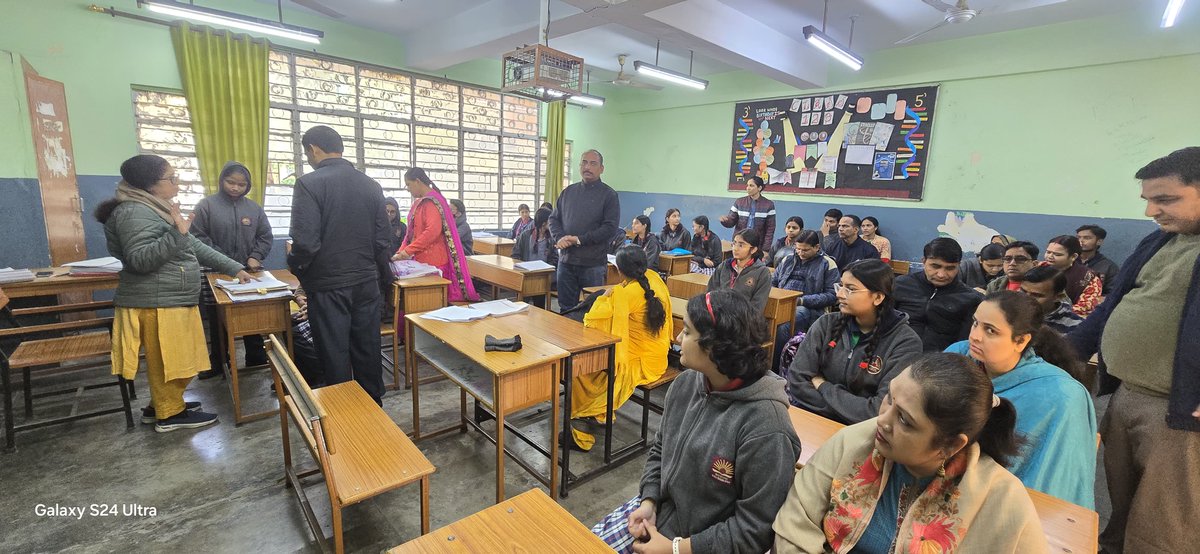 v_sainik's tweet image. PTM for Class 12 held at PM SHRI KV Sainik Vihar after the 1st Preboard Exam to review performance and plan ahead.
#PTM #StudentProgress #AcademicExcellence #KVEducation #PreboardPrep
@KVS_HQ
@EduMinOfIndia
@kvsrodelhi