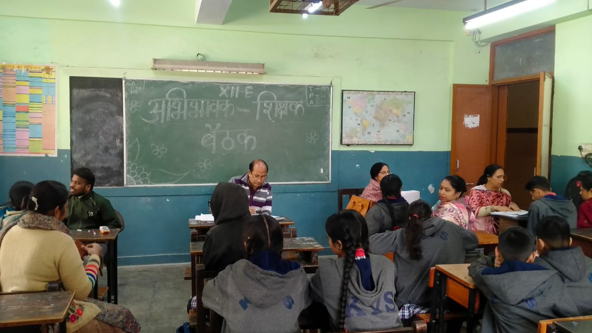 v_sainik's tweet image. PTM for Class 12 held at PM SHRI KV Sainik Vihar after the 1st Preboard Exam to review performance and plan ahead.
#PTM #StudentProgress #AcademicExcellence #KVEducation #PreboardPrep
@KVS_HQ
@EduMinOfIndia
@kvsrodelhi