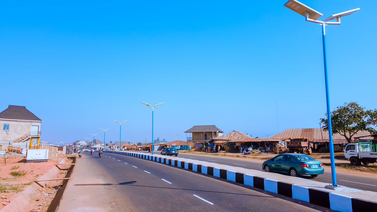 Youths4Makinde's tweet photo. Welcome to the new Osun State
The completed Osogbo Ringroad by the administration of His Excellency, Governor Ademola Adeleke.
#adelekemidtermscorecard
#ImoleImpactfulGovernance
#ForAGreaterOsun
#ImoleTill2030 https://t.co/H6qtSqNLmx