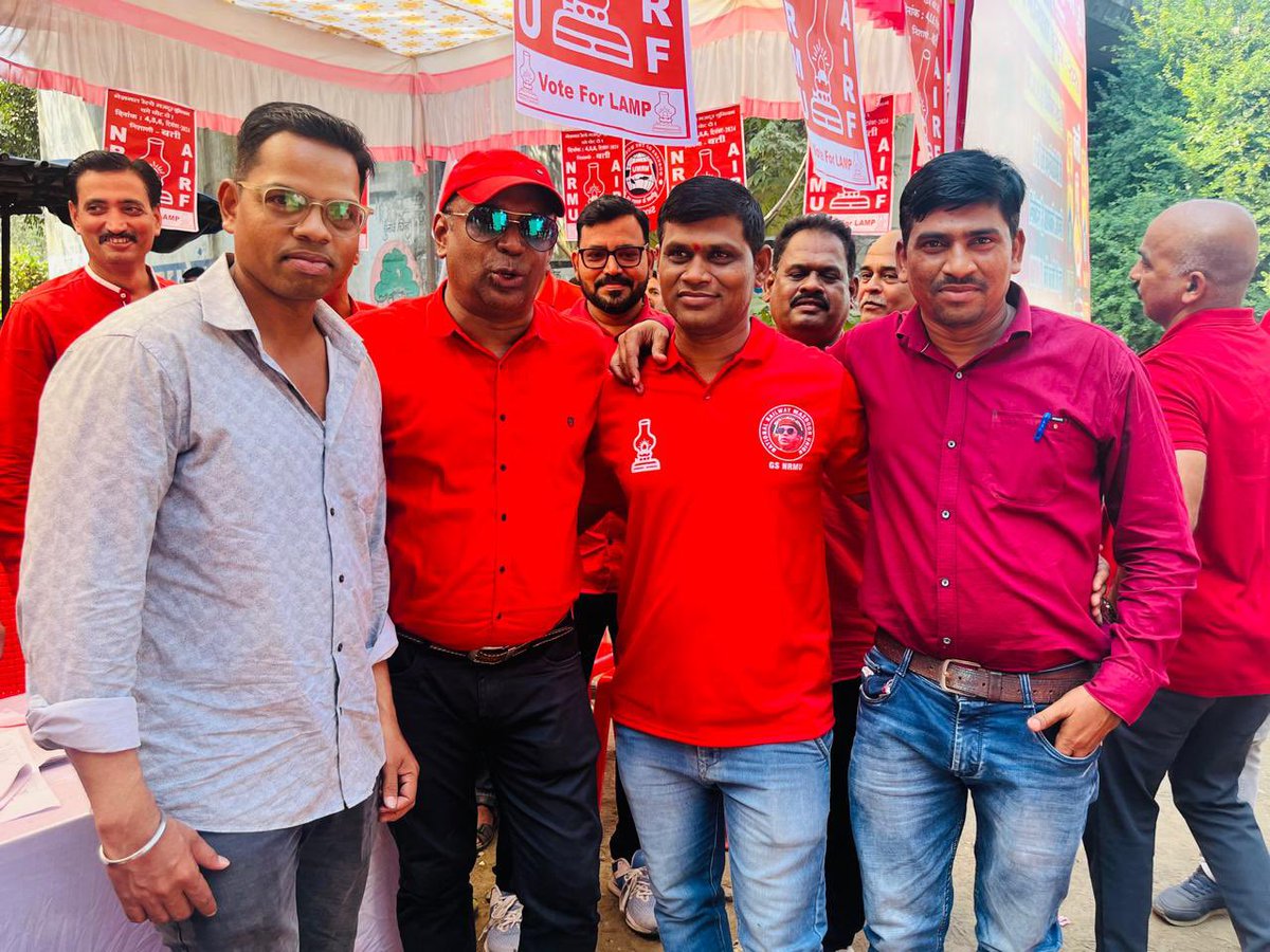 venupnair_nrmu's tweet photo. Kalyan Institute polling booth at 12.10 hrs. ….🙏🏻🚩🚩🚩🚩 https://t.co/lDwpkBePuG