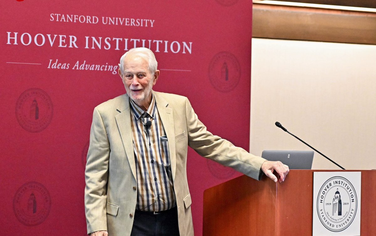 OnicekHe's tweet photo. I’m thrilled to meet my Great Grand Mentor today at Stanford—87-year-old Robert B. Wilson, the 2020 Nobel laureate in Economics for his outstanding contributions to auction mechanism design. My Doctor advisor at the University of Hong Kong, Prof. Li Jin, was a student of Bengt Holmström, the 2016 Nobel laureate in Economics for his work on Contract Theory. This makes Robert B. Wilson the “mentor of the mentor of my mentor.”
I paid my respects to him, and his insights were truly inspiring. I sincerely wish him good health and hope that future generations of students will also have the opportunity to hear his wisdom at Stanford.
