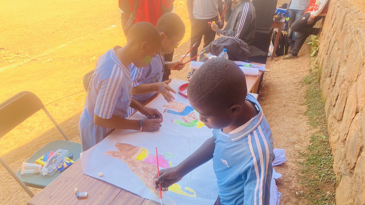 jps_bda's tweet photo. Proudly promoting peace through art! Our school peace competition featured peace-themed paintings &amp; hand/face paintings of the peace symbol. Fostering a culture of peace, one brushstroke at a time! #PeaceThroughArt https://t.co/DS0VWc3QBC