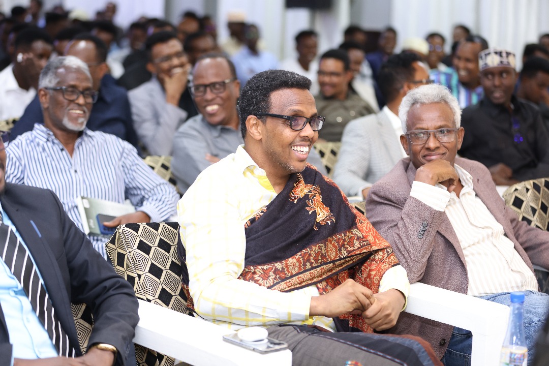 "The Somali individual deeply despises dictatorship, yet we do not distinguish between electing the right leaders and settling for mediocre ones."

<a href="/ASalwe/">Abdusalam Salwe</a>

#FederalismIn20 #FederalismAt20 #PBF2024 #PuntlandBookfair2024