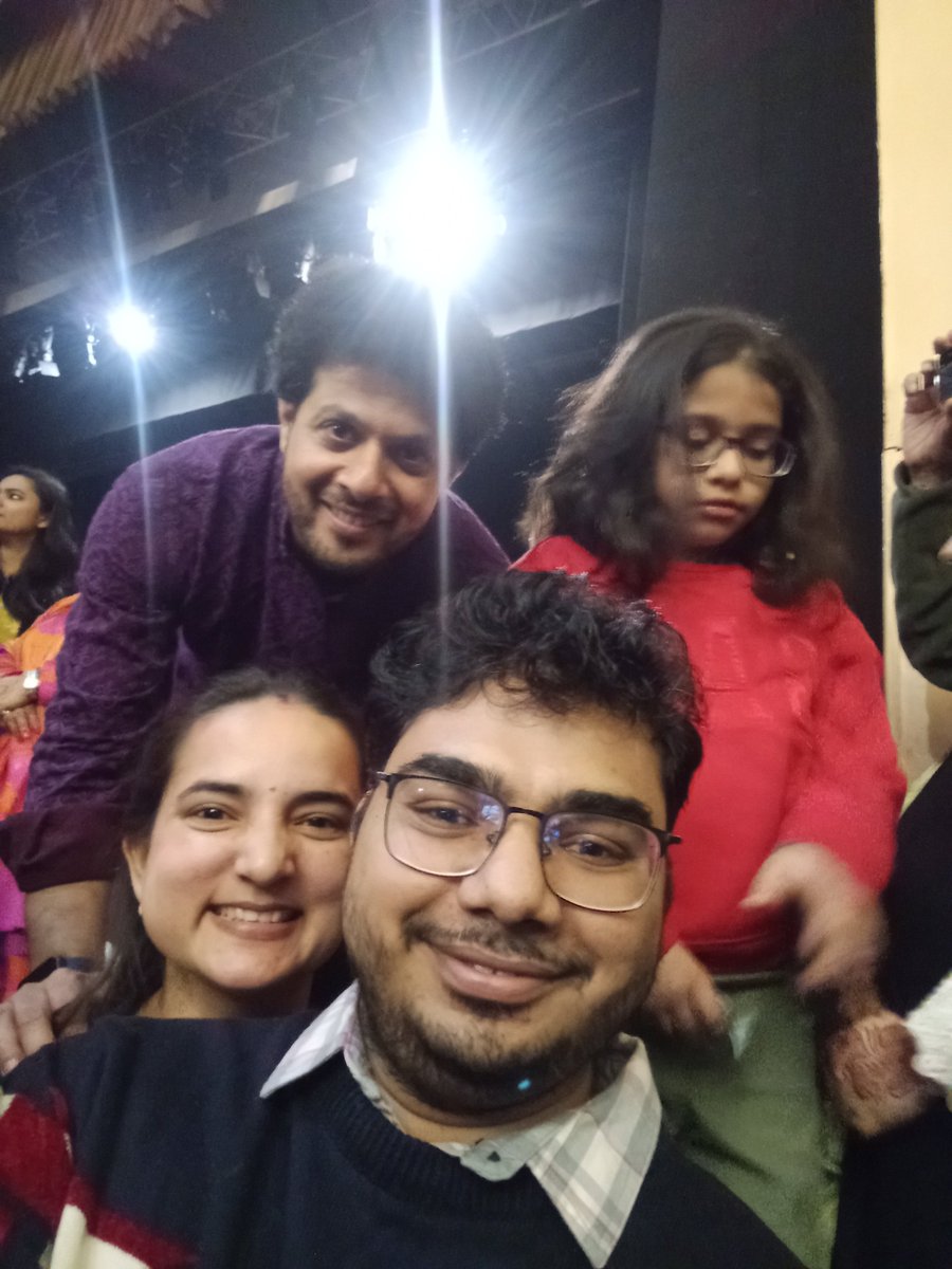 Neha04041994's tweet photo. When u get to meet none other than @maheshmkale 
With most honest and pure voice. https://t.co/FTEiihHEFk