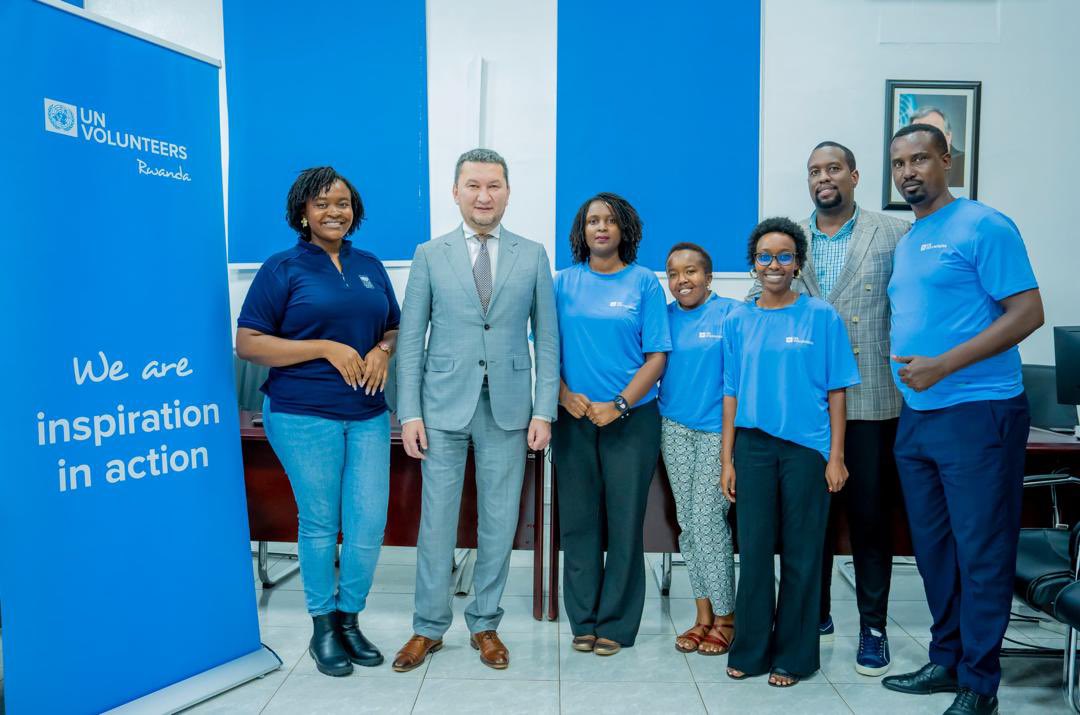 UNDP_Rwanda's tweet photo. Happy International Volunteer Day!

This #IVD2024, we proudly stand with @UNV_Rwanda in expanding opportunities for those making a difference every day through actions.
Let’s continue driving  progress on the #2030Agenda and building a fairer, more sustainable future for all. https://t.co/IJO8w0uGPZ