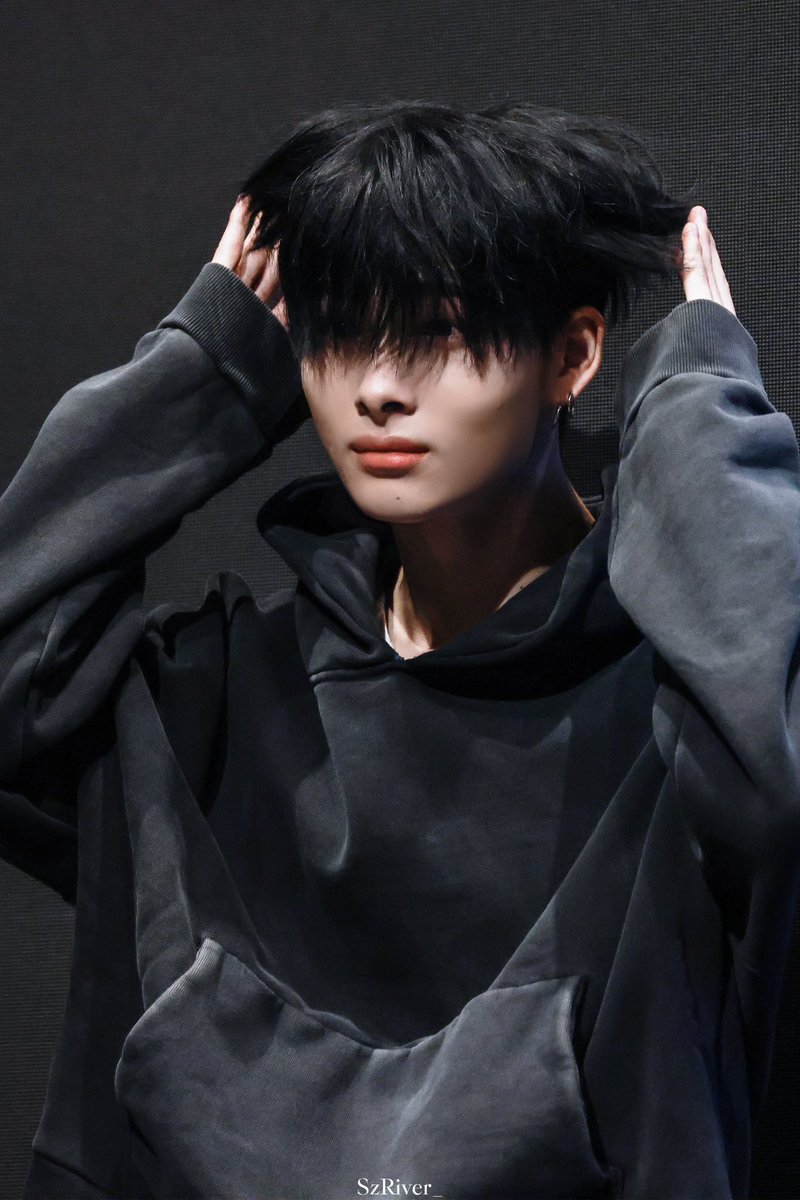 SzRiver_ tweet media