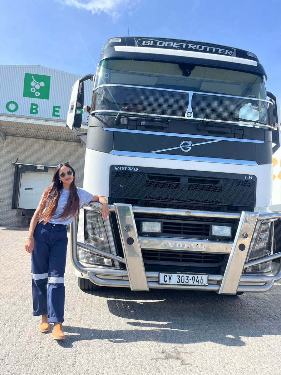 CapeTown_Bru's tweet photo. Zureena Samuels
The first woman to be piloting this Volvo FH at Frost Logistics.
#ColouredExcellence https://t.co/6GK9vdsQOP