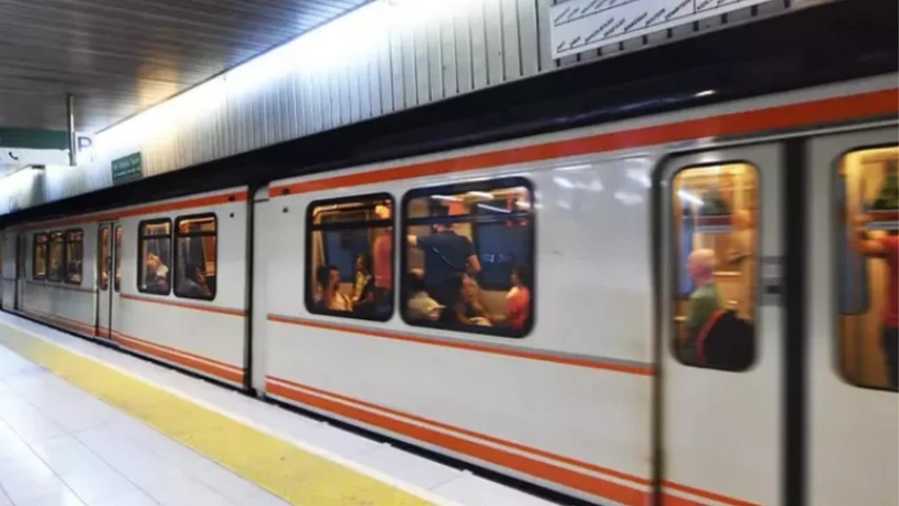 superligundem's tweet photo. #EGO Genel Müdürlüğü, #Ankaray seferlerinin geçici olarak durdurulduğunu açıkladı.
Kolej metro istasyonunda bir kişinin intihar girişiminde bulunduğu iddia edildi.
#sondakika #haber https://t.co/JS9oiNAszn