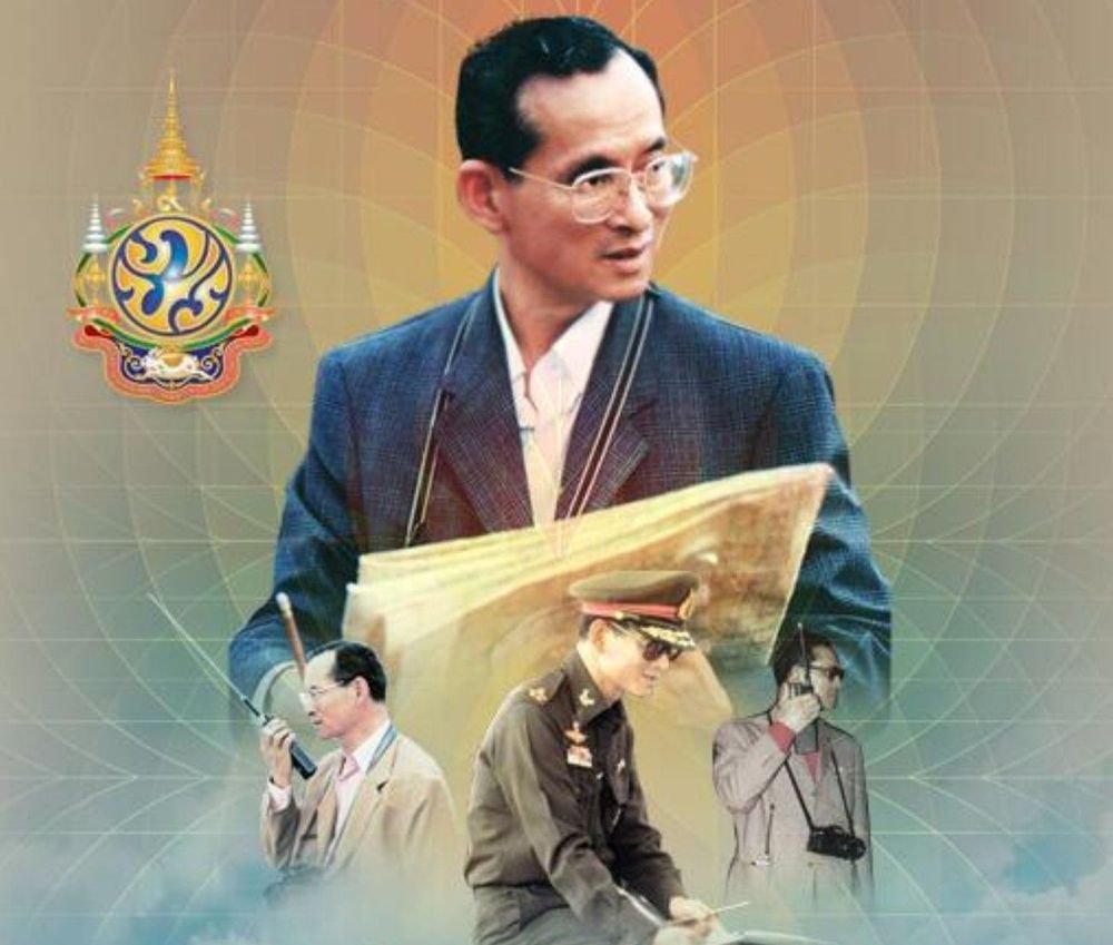 truthandtrue007's tweet photo. วันที่ 5 ธันวาคม ของทุกปีเป็นวันสำคัญ 4 วัน ได้แก่
1️⃣วันคล้ายวันพระบรมราชสมภพ ในหลวงรัชกาลที่ 9 
2️⃣วันชาติไทย 
3️⃣วันพ่อแห่งชาติ 
4️⃣วันดินโลก 
#โหนกระแส  #แก๊งขยะเมืองฟ้า  #เกาหลีใต้  #เลื่อนสอบทั่วประเทศ  #หน้ากากผีเสื้อดอกไม้ https://t.co/XZPJVEKE5n