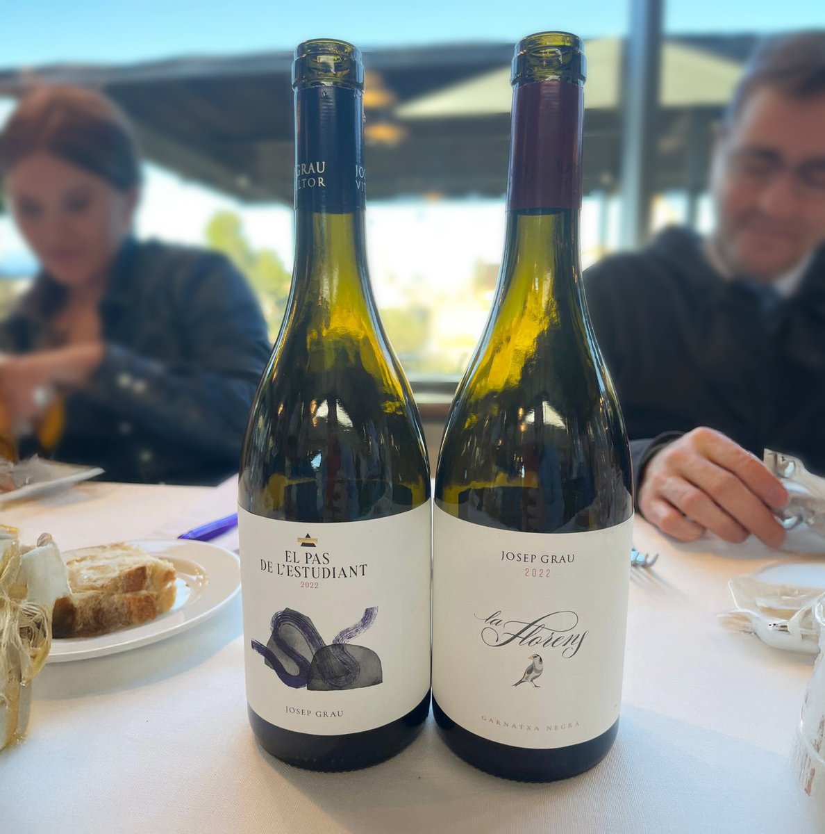 ekomkal's tweet photo. 🌱✨ Descubriendo la esencia del vino del @domontsant y @d.o.q.priorat con @jgrauviticultor 
Queremos agradecer a @brichsrestaurant por su atención, y a todo el equipo de @jgrauviticultor y en especial a Josep Grau por compartir con nosotros su conocimiento y su visión. https://t.co/i9bz8Q0TI6