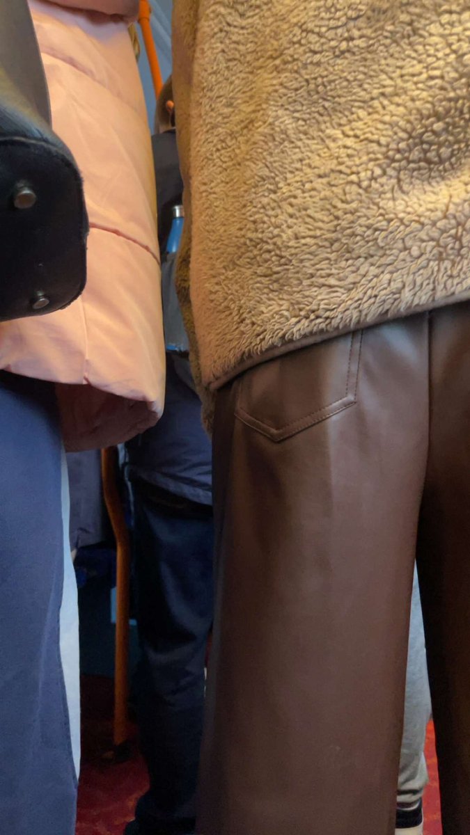 debsjonesy's tweet photo. @StagecoachSouth Andover to Winchester route… single decker bus again today. Bus full to bursting, young adults heading to college stood in any available space. I’m wondering if you think this is safe 🤔 https://t.co/IJTGU75zHg