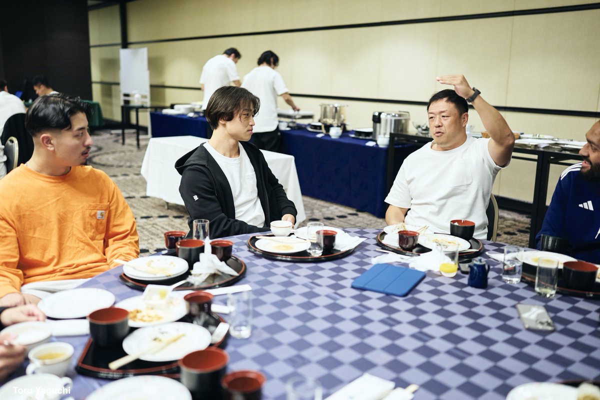 yoshi1522's tweet photo. 🦈📸vol.4
《サラリーマンの基本〜目を見て話を聞き、必要に応じて愛想笑いをする〜》
■田森海音
https://t.co/jBmMwqA7AJ
■佐々木周平
https://t.co/FsAkfYNvQT
■立川直道
https://t.co/Xnu4IEB50U
#bspic https://t.co/Pl3f7257iH
