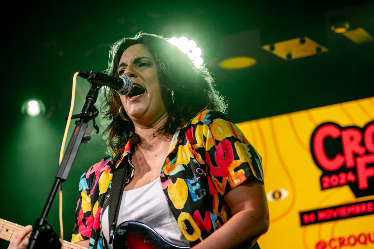 revistasoldout's tweet image. Nos pasamos un ratito por el @CroqueFest_ para divertirnos y emocionarnos con @somoskarlan, Florida y Hermosso y @GorilaFlo en una Independance llena de gente maja y croquetas riquísimas. Te lo contaremos en la Sold Out de diciembre, que por cierto, sale mañana 😜

📷 @bea11trice