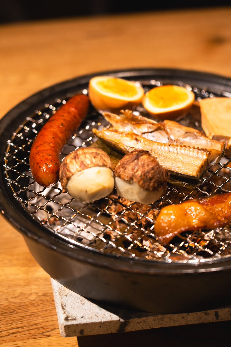 ToyamaVisit's tweet image. Step back in time in Nanto City’s Inami! 🚶‍♂️✨  
Stroll its quiet historic streets, admire intricate wood carvings, and soak in the nostalgia—an experience unique to Toyama. 🌞  

👇 Learn more in our latest article: 
visit-toyama-japan.com/en/travel-insp… 
#Inami #Toyama