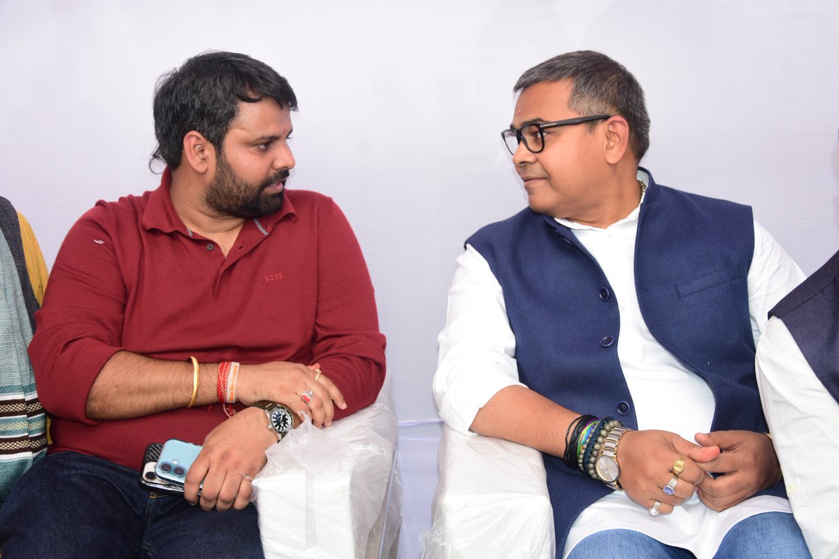 मेरी पूज्य माता जी की स्मृति में मीना देवी फाउंडेशन द्वारा आयोजित निशुल्क नेत्र जांच शिविर में सैकड़ों मरीजों का इलाज और 500 जरूरतमंदों को कंबल वितरित किए गए , इस मौके पर जमुई सांसद <a href="/ArunBhartiLJP/">Arun Bharti</a> जी ने उद्घाटन किया 
पूरे जमुई क्षेत्र की जानता के तरफ़ से बहुत बहुत धन्यवाद