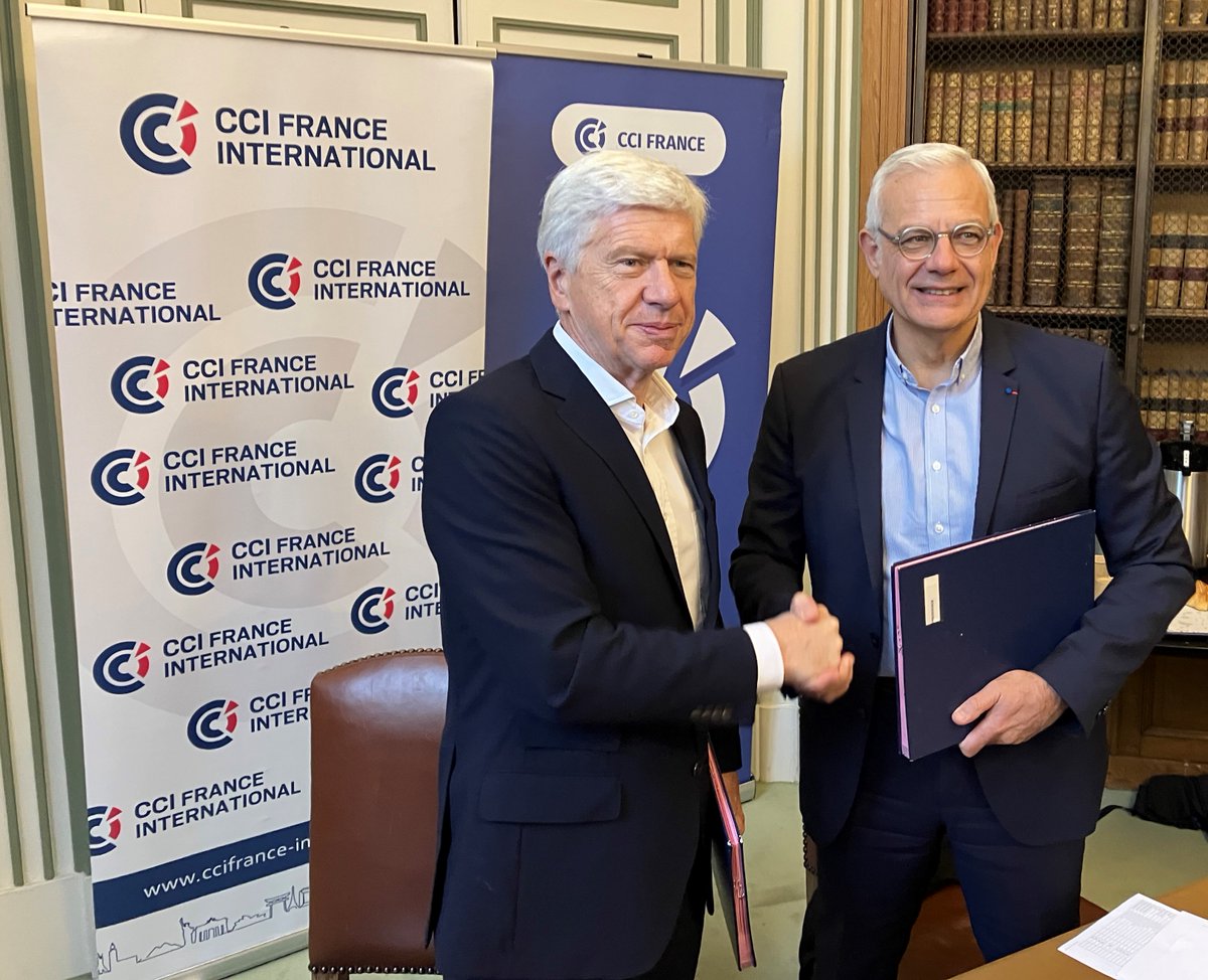 CCI International (@cci_inter) on Twitter photo Les réseaux <a href="/ccifrance/">CCI France 🇫🇷🇪🇺</a> et <a href="/CCI_Fr_Inter/">CCI Fr International</a> unissent leurs forces afin de mieux soutenir les #exportateurs français🇫🇷 et renforcer l’#attractivité de nos territoires.
>> cci.fr/actualites/cci… Les réseaux <a href="/ccifrance/">CCI France 🇫🇷🇪🇺</a> et <a href="/CCI_Fr_Inter/">CCI Fr International</a> unissent leurs forces afin de mieux soutenir les #exportateurs français🇫🇷 et renforcer l’#attractivité de nos territoires.
>> cci.fr/actualites/cci…
