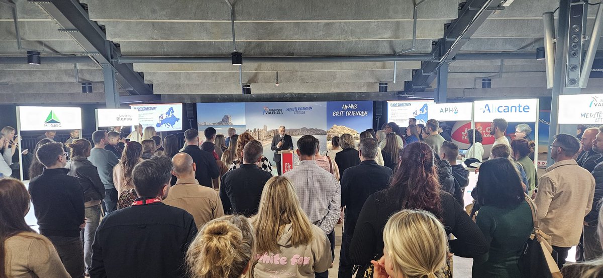 🇬🇧Ahora, en Leeds, presentamos la <a href="/c_valenciana/">Comunitat Valenciana</a> en el evento anual de <a href="/jet2tweets/">Jet2tweets</a>