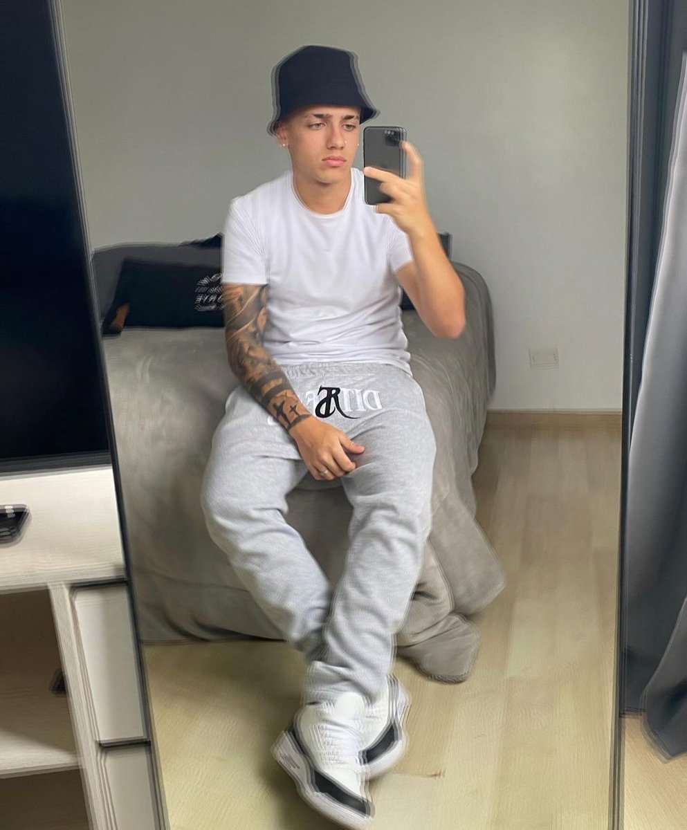 __Wandy45__'s tweet photo. Me re entiendo me re entiendo me re entiendo me re entiendo me re entiendo me re entiendo me re entiendo 😍
#GranHermano https://t.co/9OcLaHyYcH