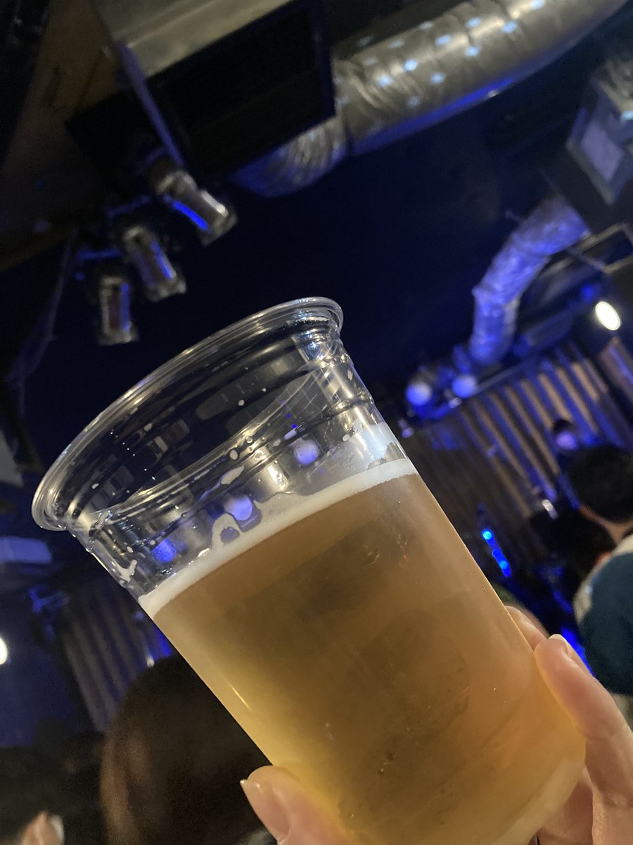 hymichno's tweet photo. #下北沢近道
生ハイネケン〜
下北のバー��ンにハイネケンがないのはここで飲めって事よ https://t.co/ndJzYsr4yt