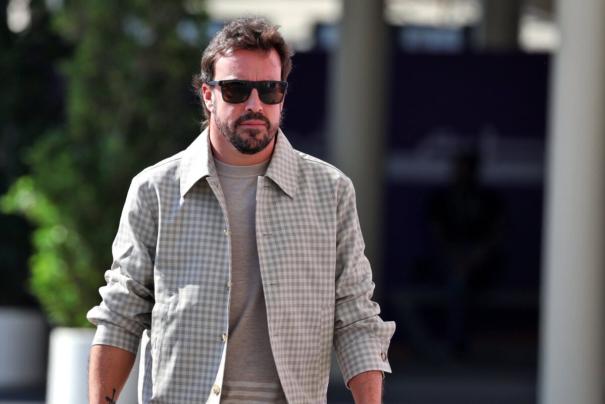 ElReyGuiri's tweet photo. 🐐 Alonso, sobre los Power Rankings:

“Cuando veo que no estoy en la lista, pienso, no sé en qué posición estoy, […] estoy 9° en el Mundial de Pilotos con el 7-8 coche más rápido”

“Creo que Lando y Max están empatados en puntos, así que, sí, cuando ves eso, no prestas más atención”

📰 MARCA