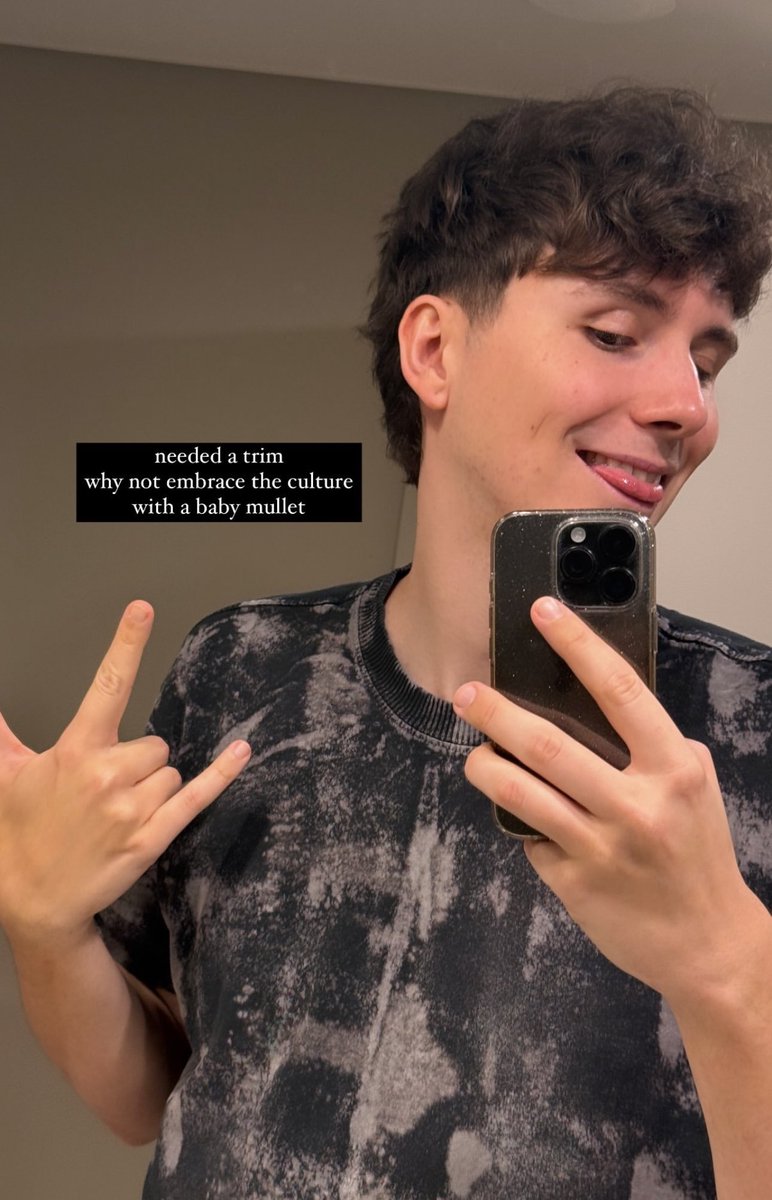 oh god i’m gonna throw up he has the hair i’ve always dreamed for him i could CRY