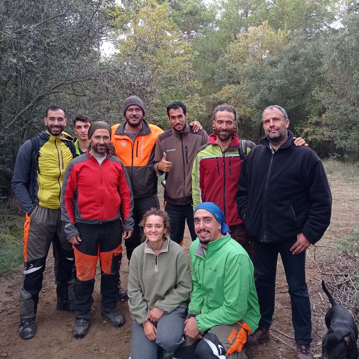 easolsones's tweet photo. ➡️ De fet, aquest #BoscEscola ja s’ha integrat en les activitats del curs, com les pràctiques d’inventari i dasometria i el curs ECC1-2 de preparació per a la certificació europea de serra mecànica, entre d’altres. 

#FormacióEASolsonès #EscolesAgràries (3/3) https://t.co/Dl3kLG7B33
