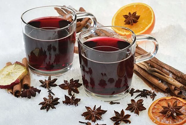 deutscheweine's tweet photo. schon abgestimmt? https://t.co/sCSLYrSUcn Welcher Glühwein ist EUER FAVORIT? #mulledWINE #xmas #red #white #rosé #noandlow #NoLo https://t.co/SMel0iU4zK