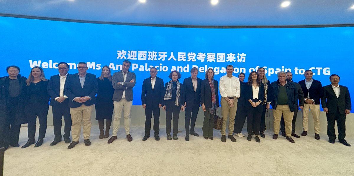 NelaGomezV's tweet photo. 🌏 Intensive week in China with @CatedraChina:

📍 Beijing: Meeting #IDCPC leaders.
📍 Yichang: Visiting #Xingfa &amp; Three Gorges Dam.
📍 Wuhan: Universities, startups, &amp; city officials.
🙏 Thanks to IDCPC, @MartaMontoro &amp; Dr. Gustavo Díaz Matey!
#China #Innovation #Collaboration https://t.co/bH4iTJyYPV