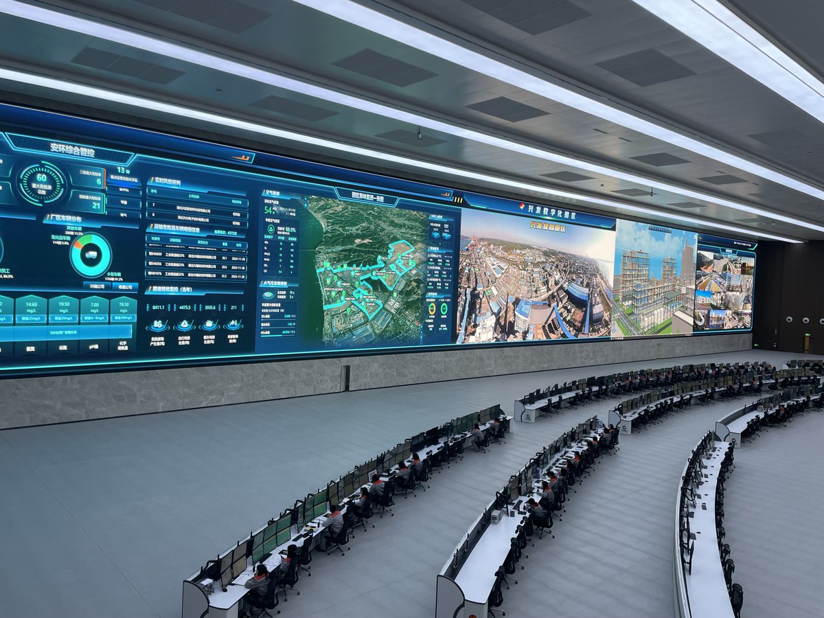 NelaGomezV's tweet photo. 🌏 Intensive week in China with @CatedraChina:

📍 Beijing: Meeting #IDCPC leaders.
📍 Yichang: Visiting #Xingfa &amp; Three Gorges Dam.
📍 Wuhan: Universities, startups, &amp; city officials.
🙏 Thanks to IDCPC, @MartaMontoro &amp; Dr. Gustavo Díaz Matey!
#China #Innovation #Collaboration https://t.co/bH4iTJyYPV