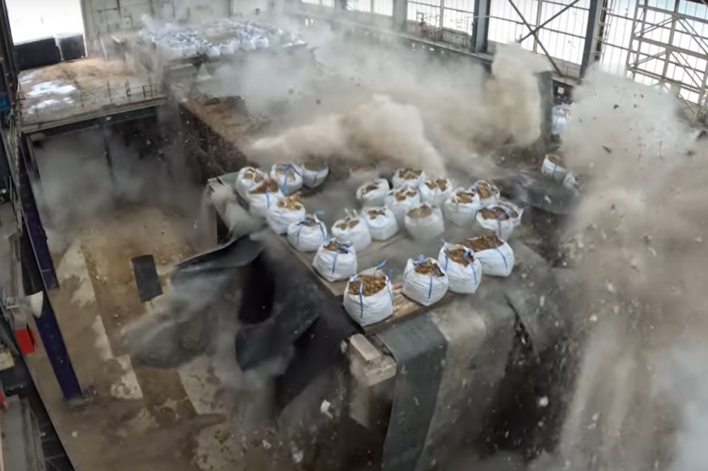 TCIndex's tweet photo. Explosive demolition record at Sizewell A https://t.co/lwXTczm1gn #demolition #east #ErithContractors #explosions https://t.co/T1lTU9fvkL